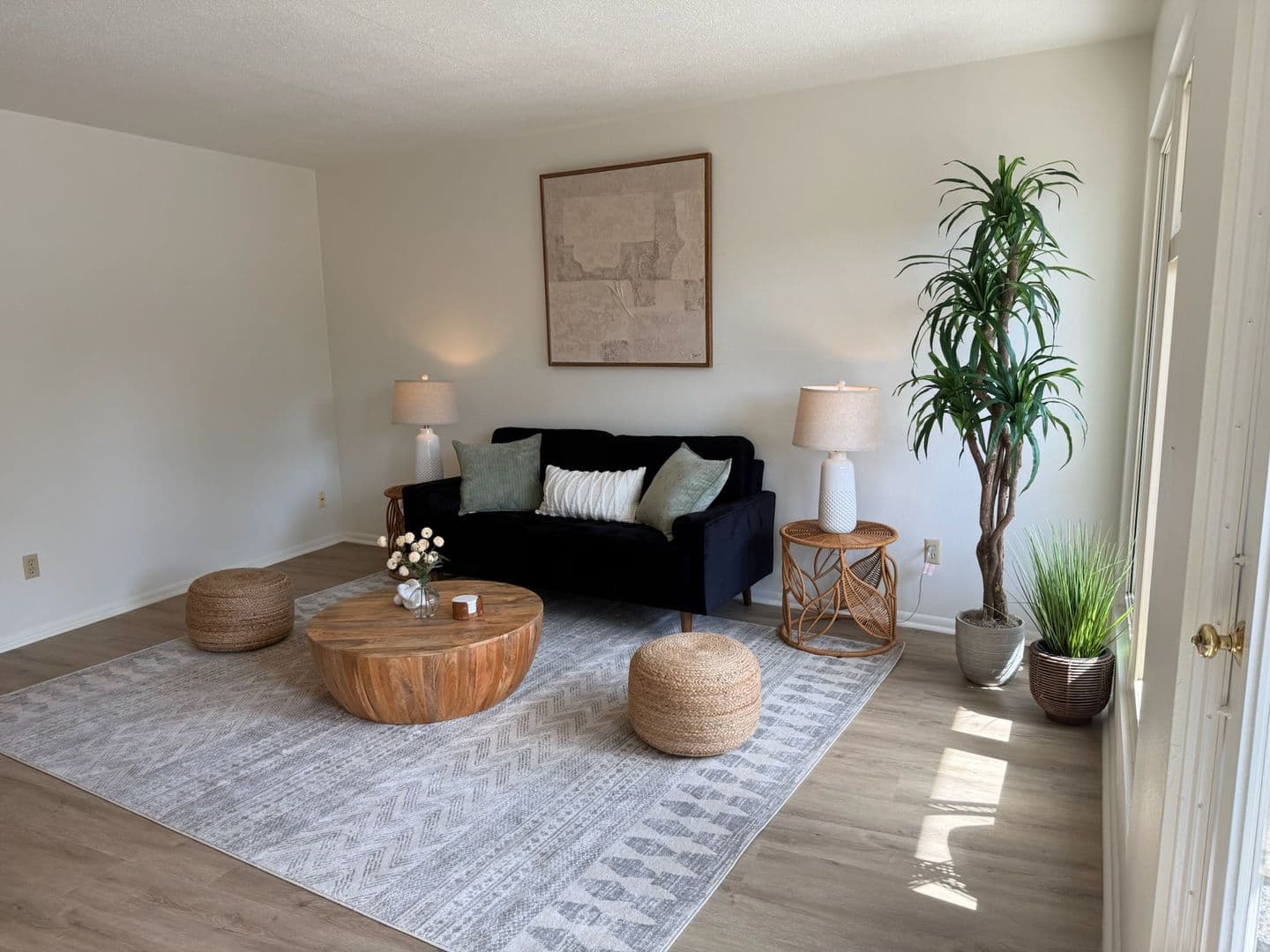 Crescent Apartments 6 of 13