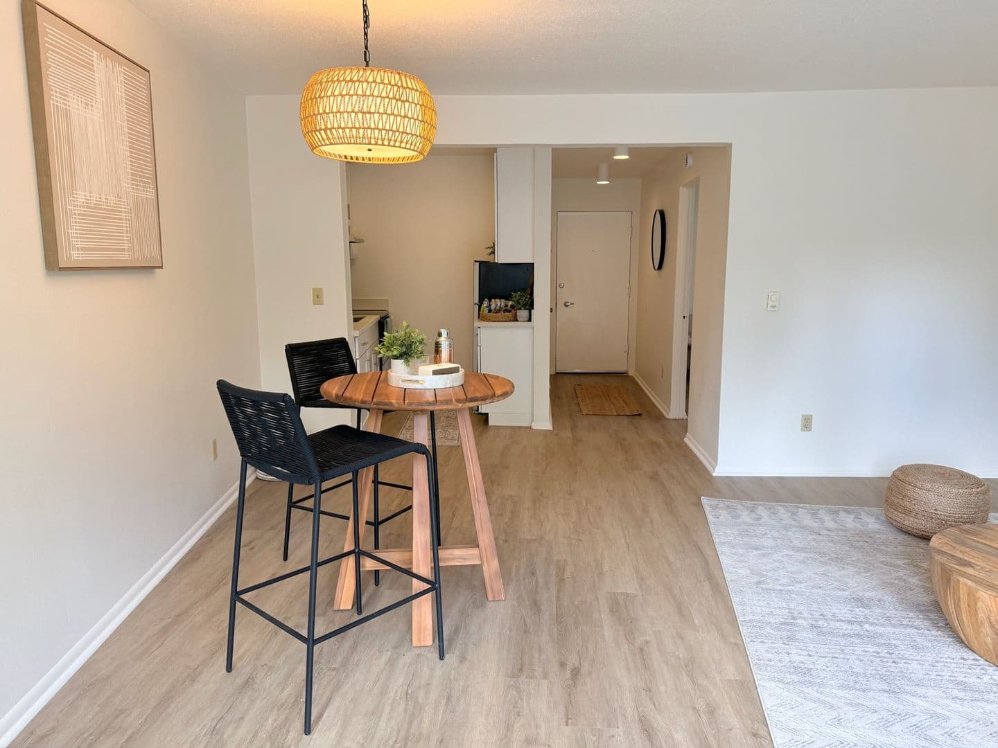 Crescent Apartments 3 of 13