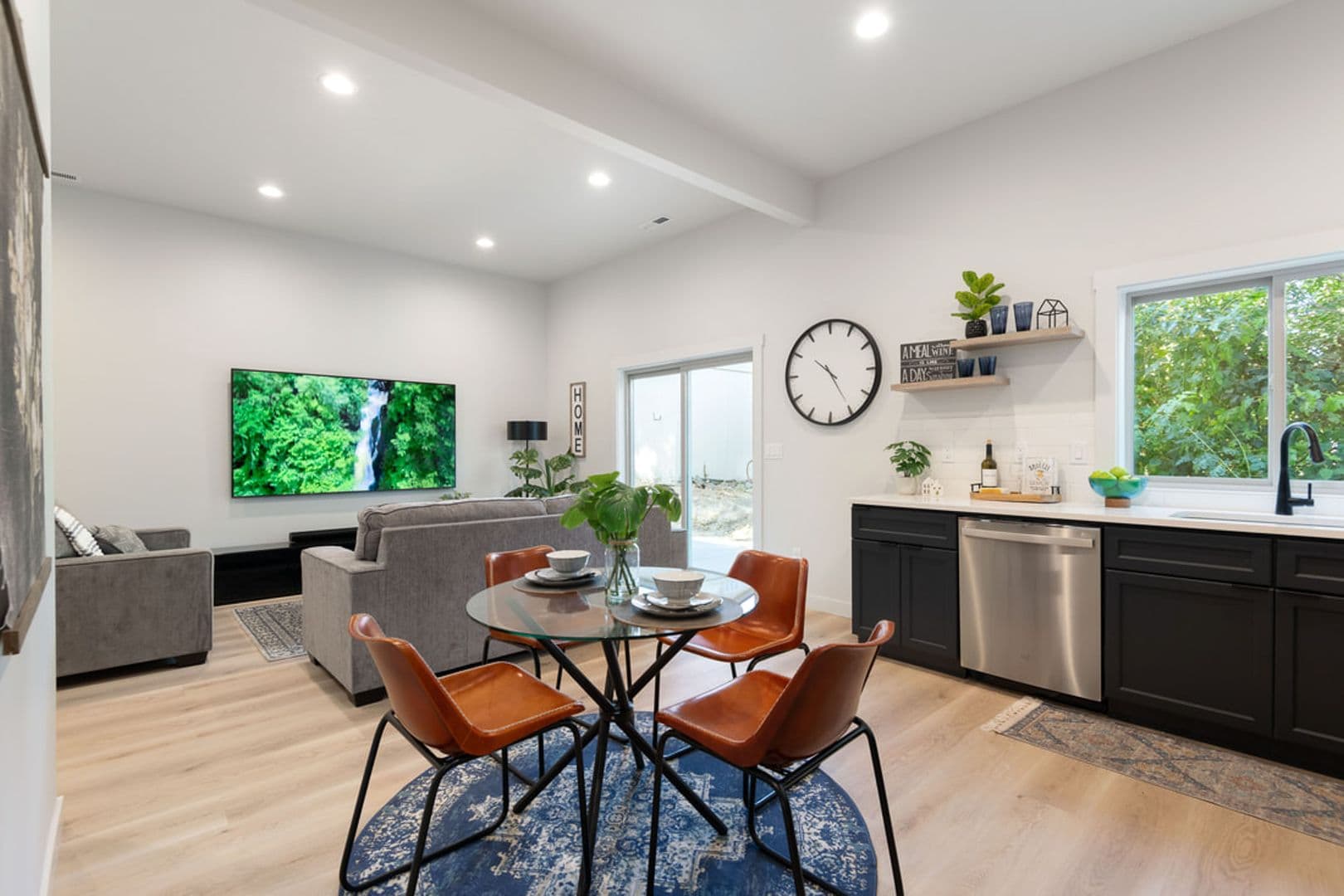 Hidden Hills Condominiums 4 of 27