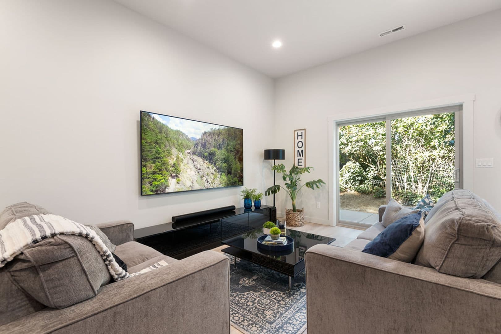 Hidden Hills Condominiums 9 of 27