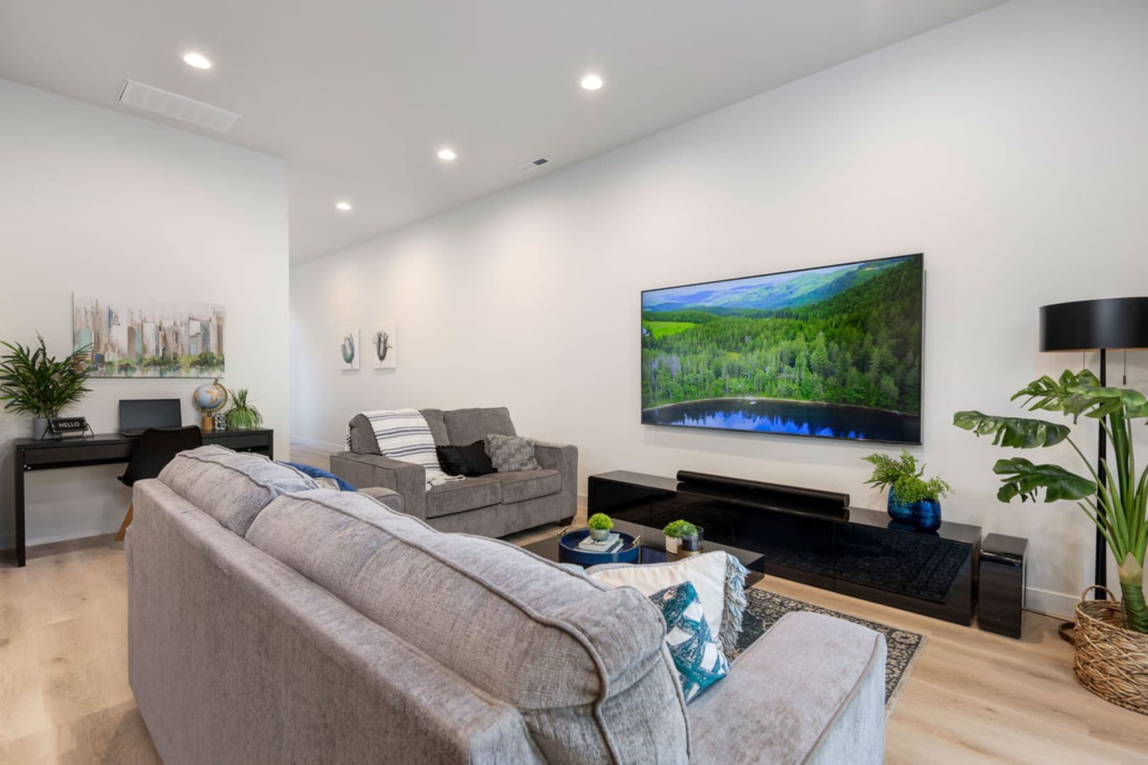 Hidden Hills Condominiums 10 of 27