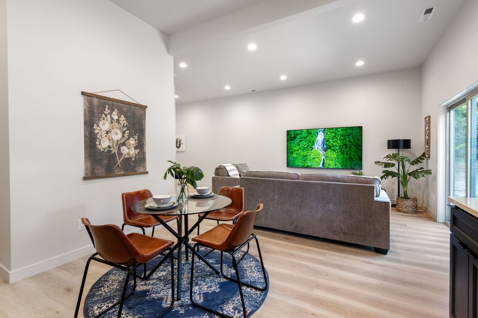 Hidden Hills Condominiums 5 of 27