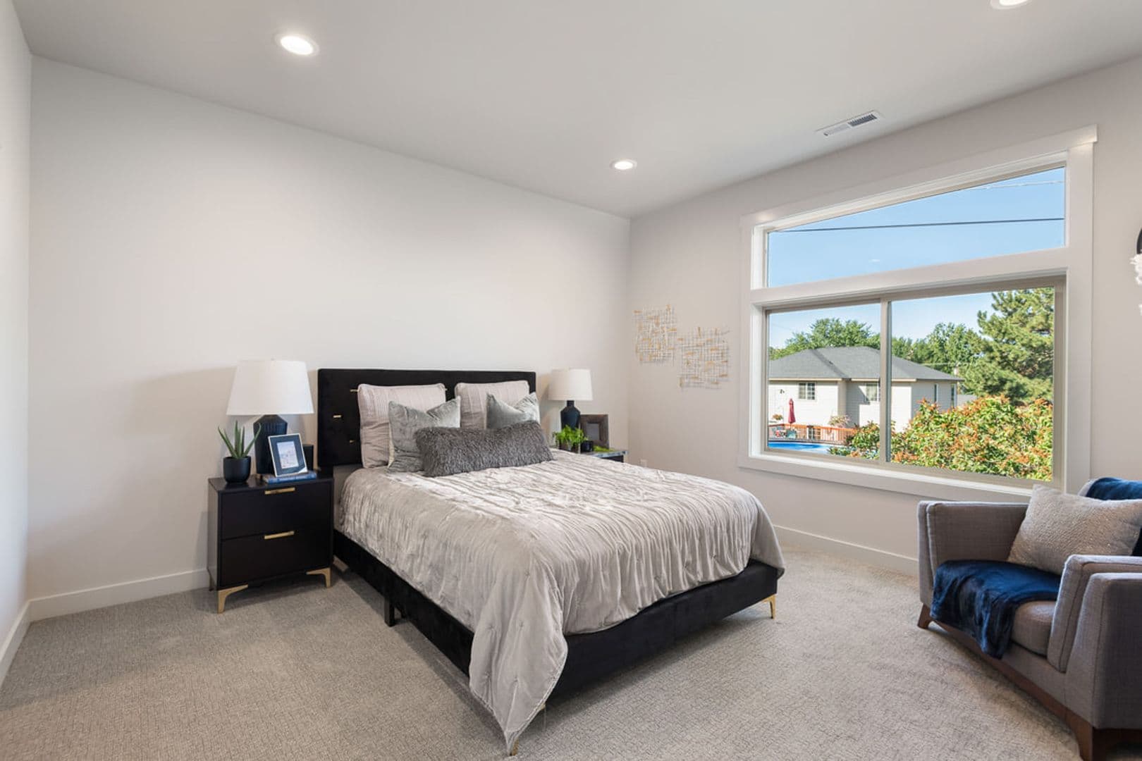 Hidden Hills Condominiums 14 of 27