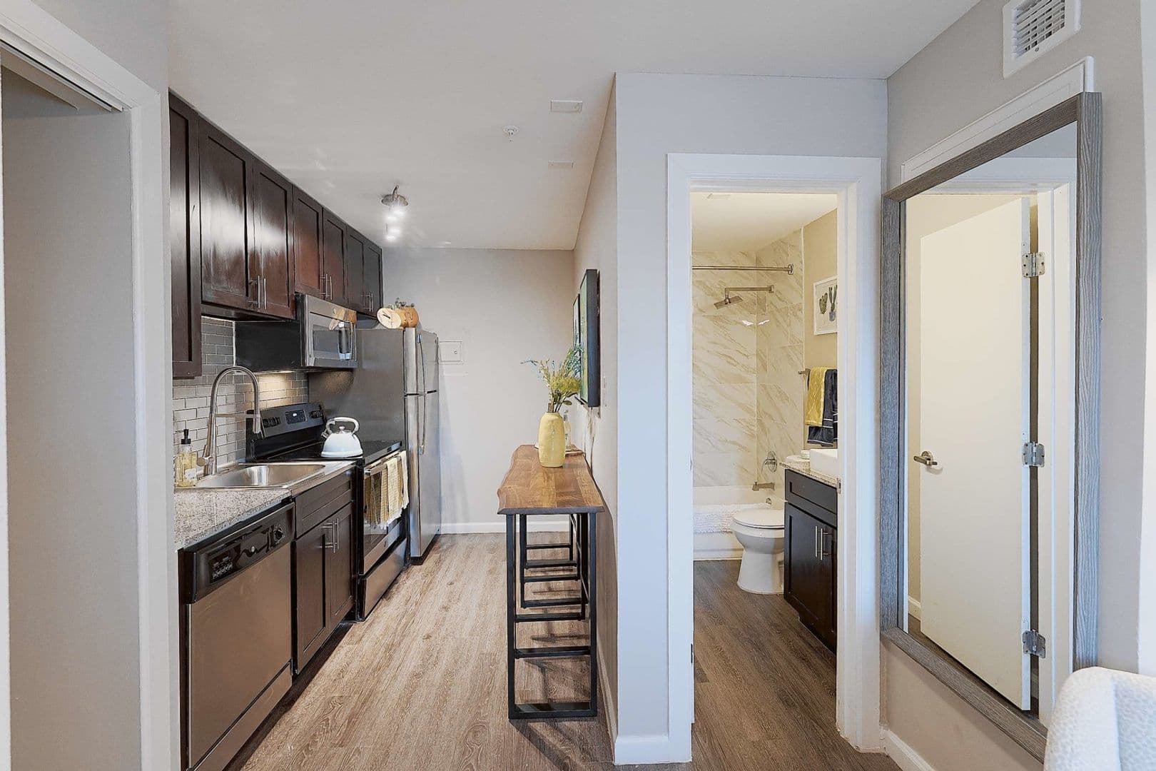 The Hedge Apartments (Hedge 1) 6 of 6