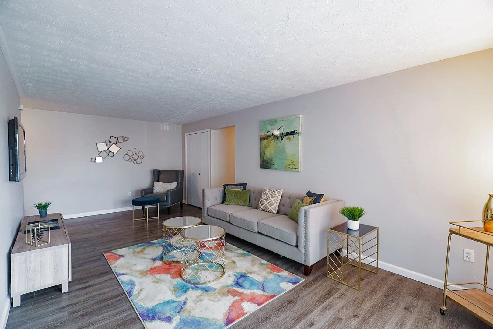The Evalee Apartments 8 of 14