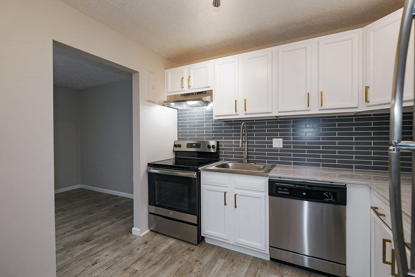 The Evalee Apartments 8 of 14