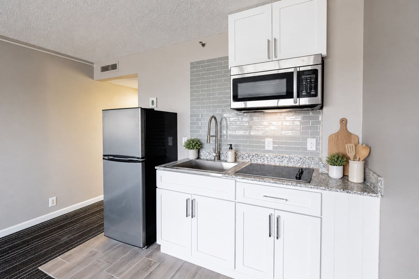 TEAK Apartments 4 of 6
