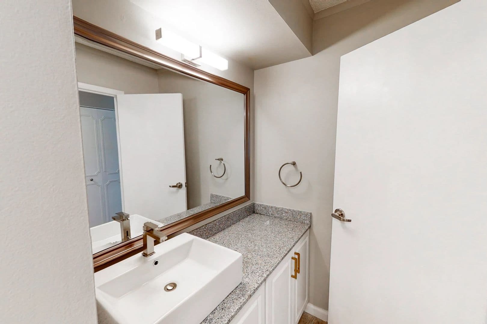 The Evalee Apartments 14 of 21
