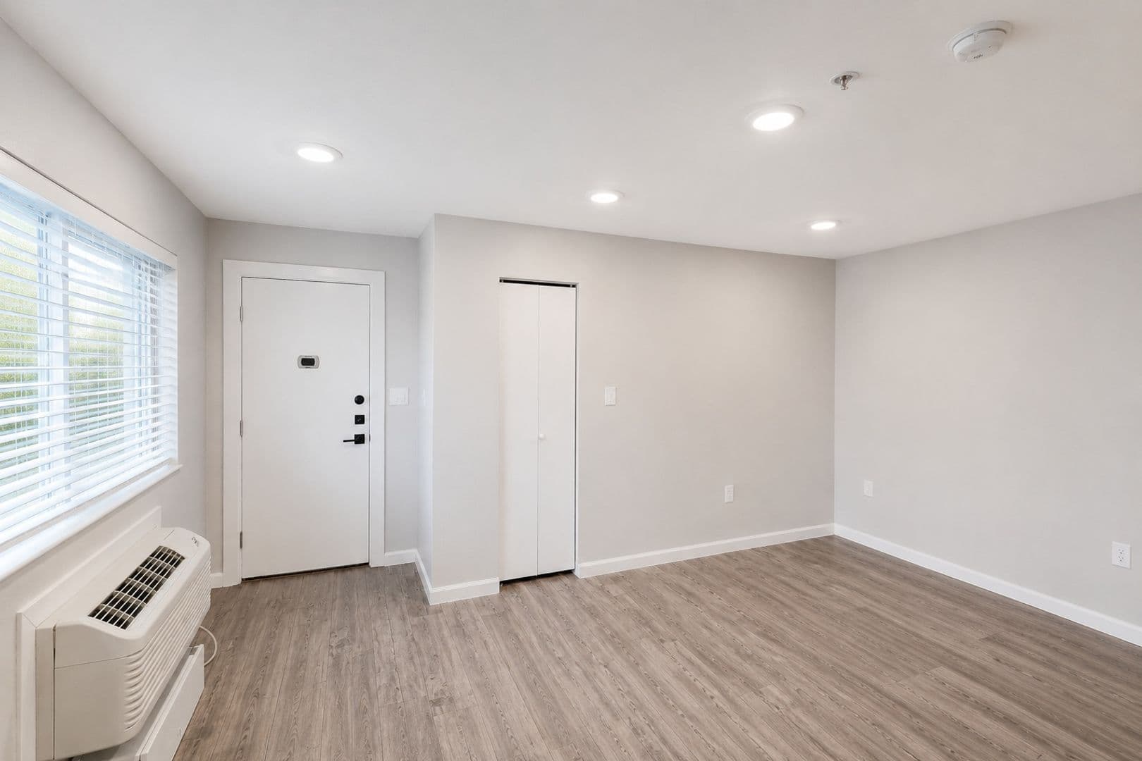 The Hedge Apartments (Hedge 1) 5 of 6