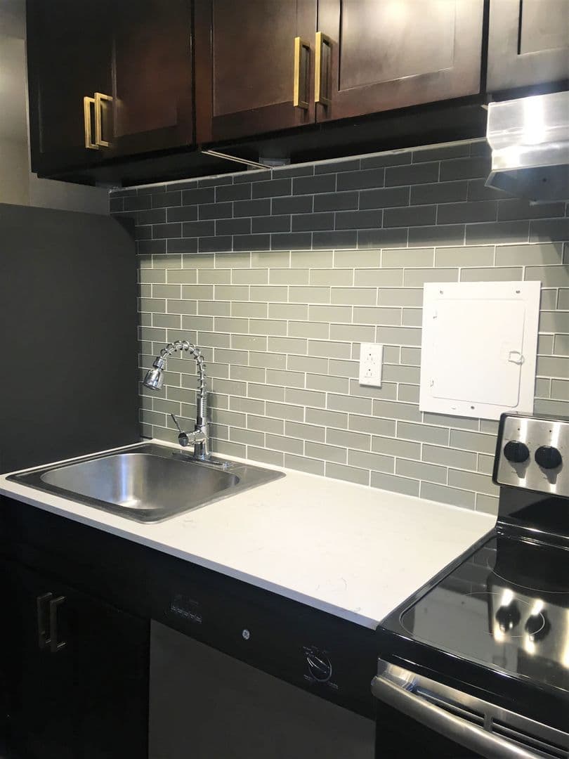 The Pearl Apartments 2 of 10