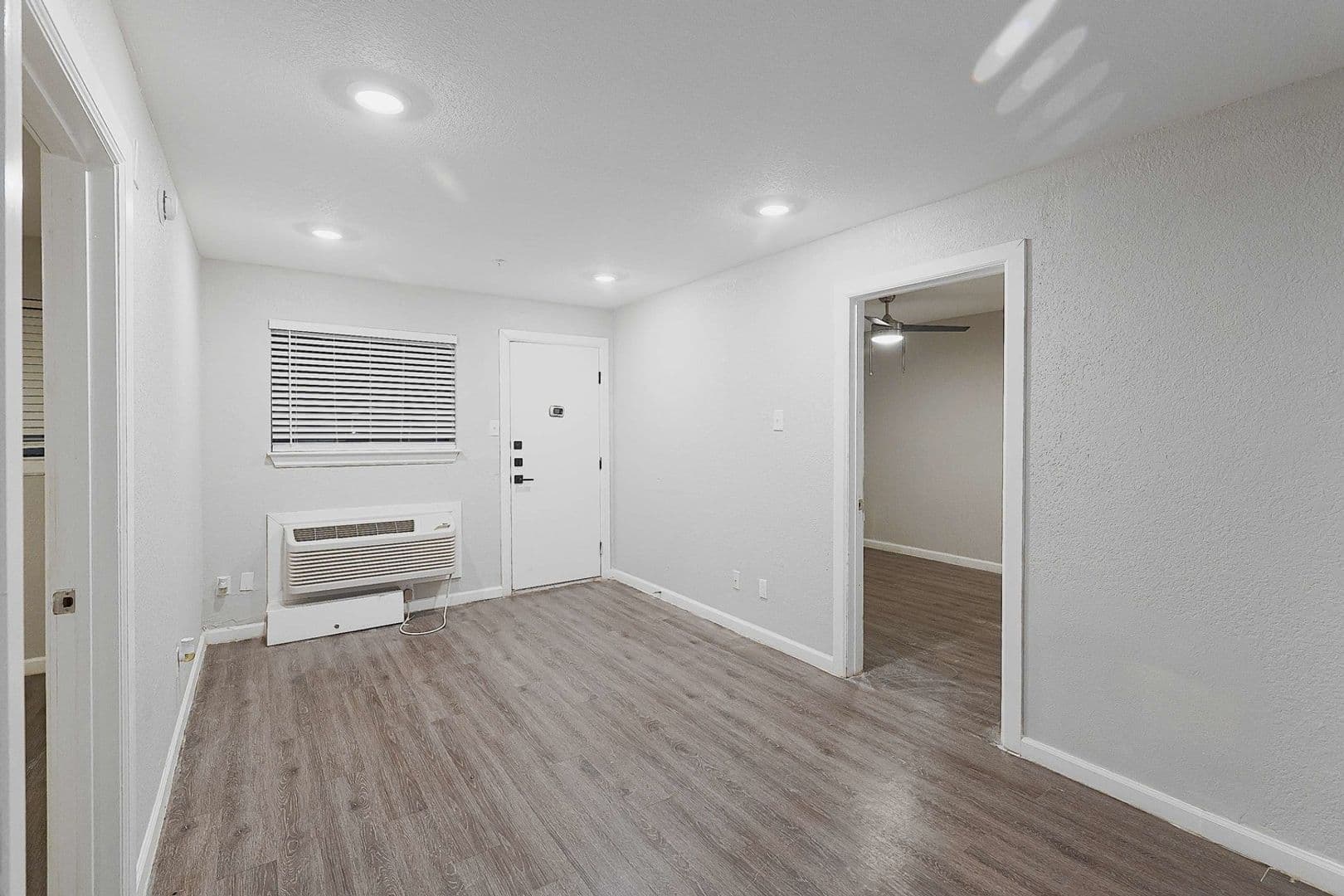 The Hedge Apartments (Hedge 1) 7 of 13