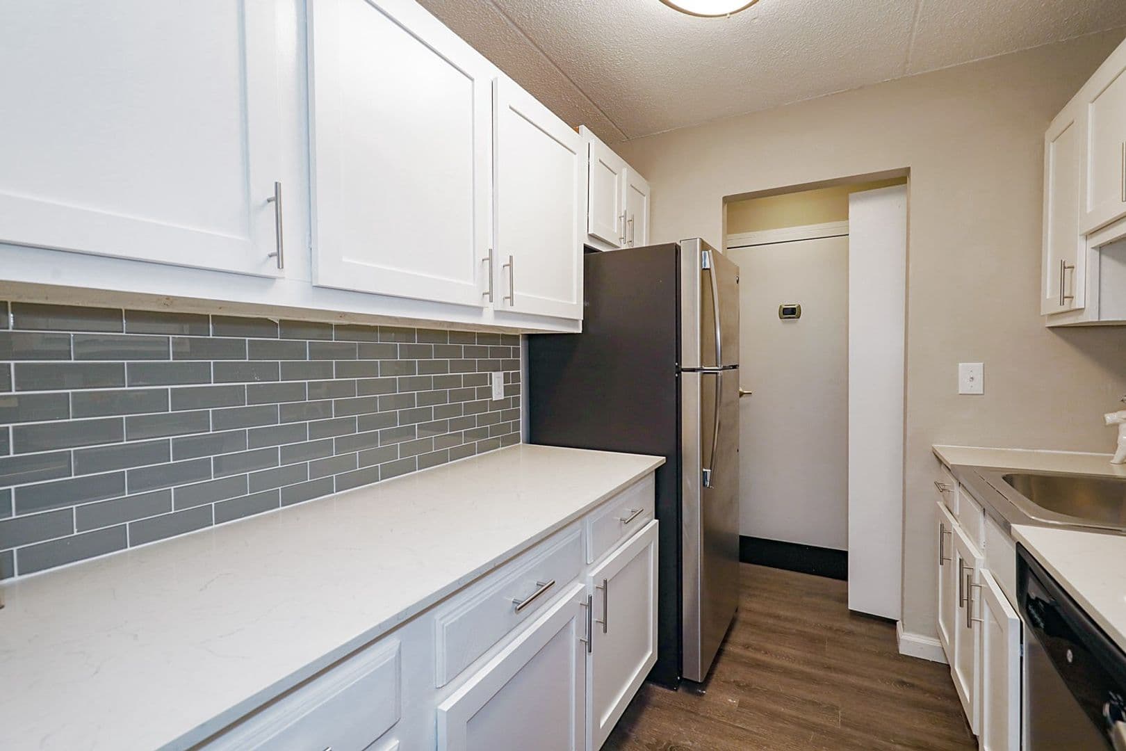 The Evalee Apartments 6 of 15