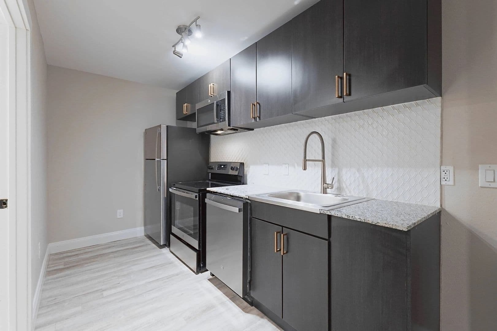 VEER Apartments 4 of 9