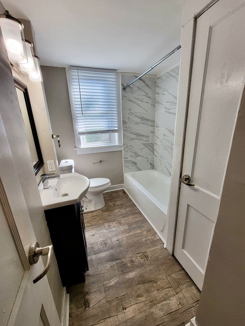 748 - 758 Shady Drive East 8 of 10