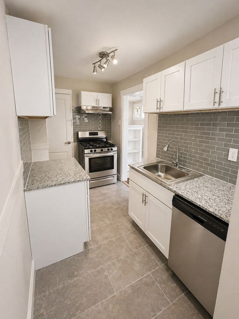 748 - 758 Shady Drive East 11 of 22