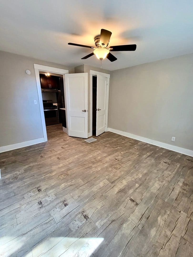 748 - 758 Shady Drive East 7 of 10