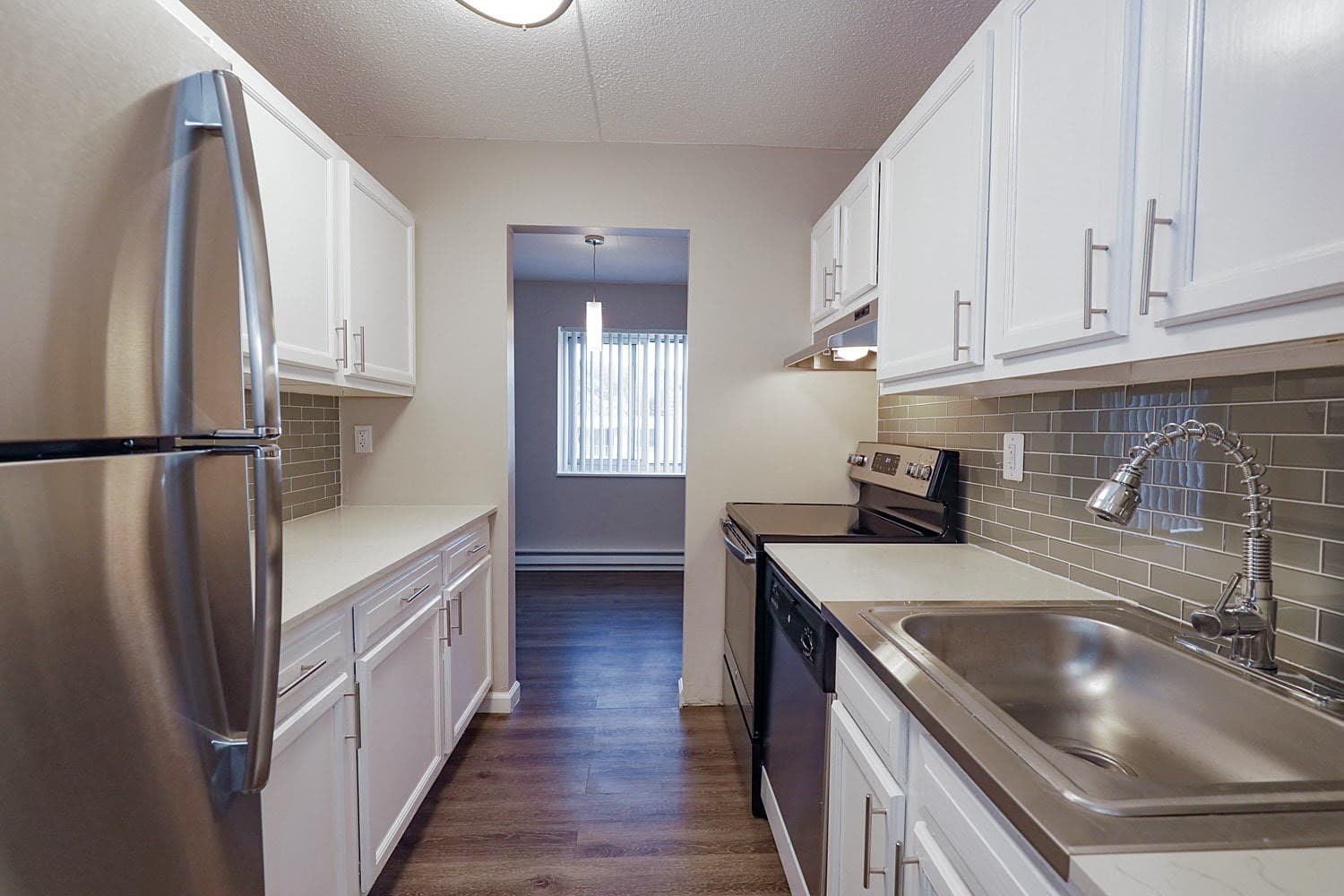 The Evalee Apartments 7 of 15