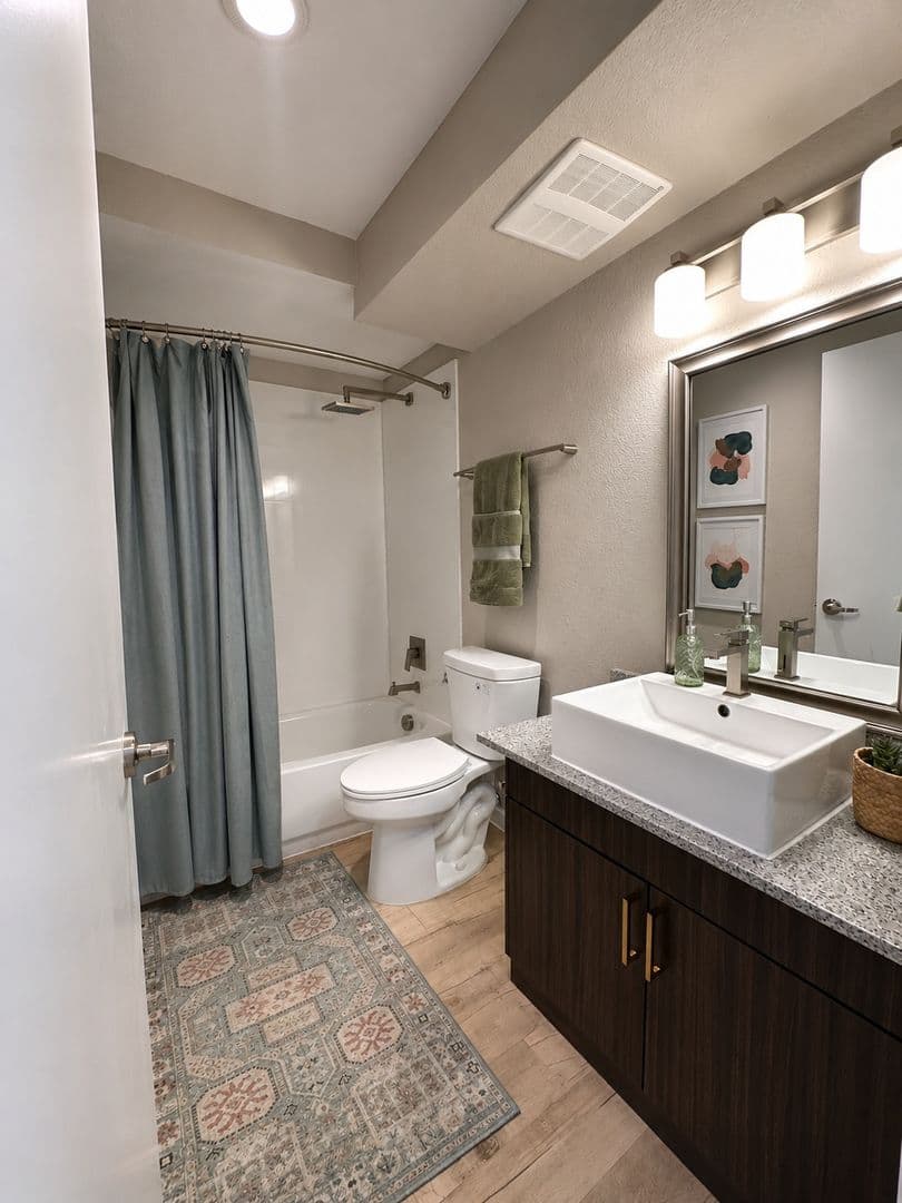 Alma Apartments 4 of 7