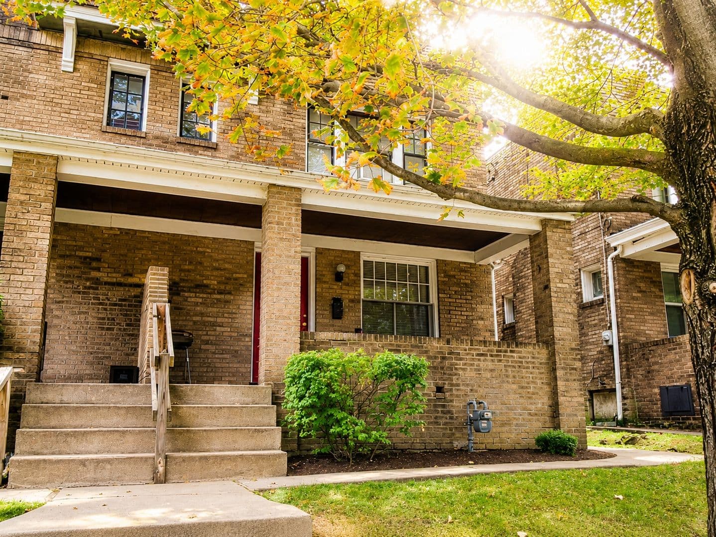 748 - 758 Shady Drive East 12 of 12