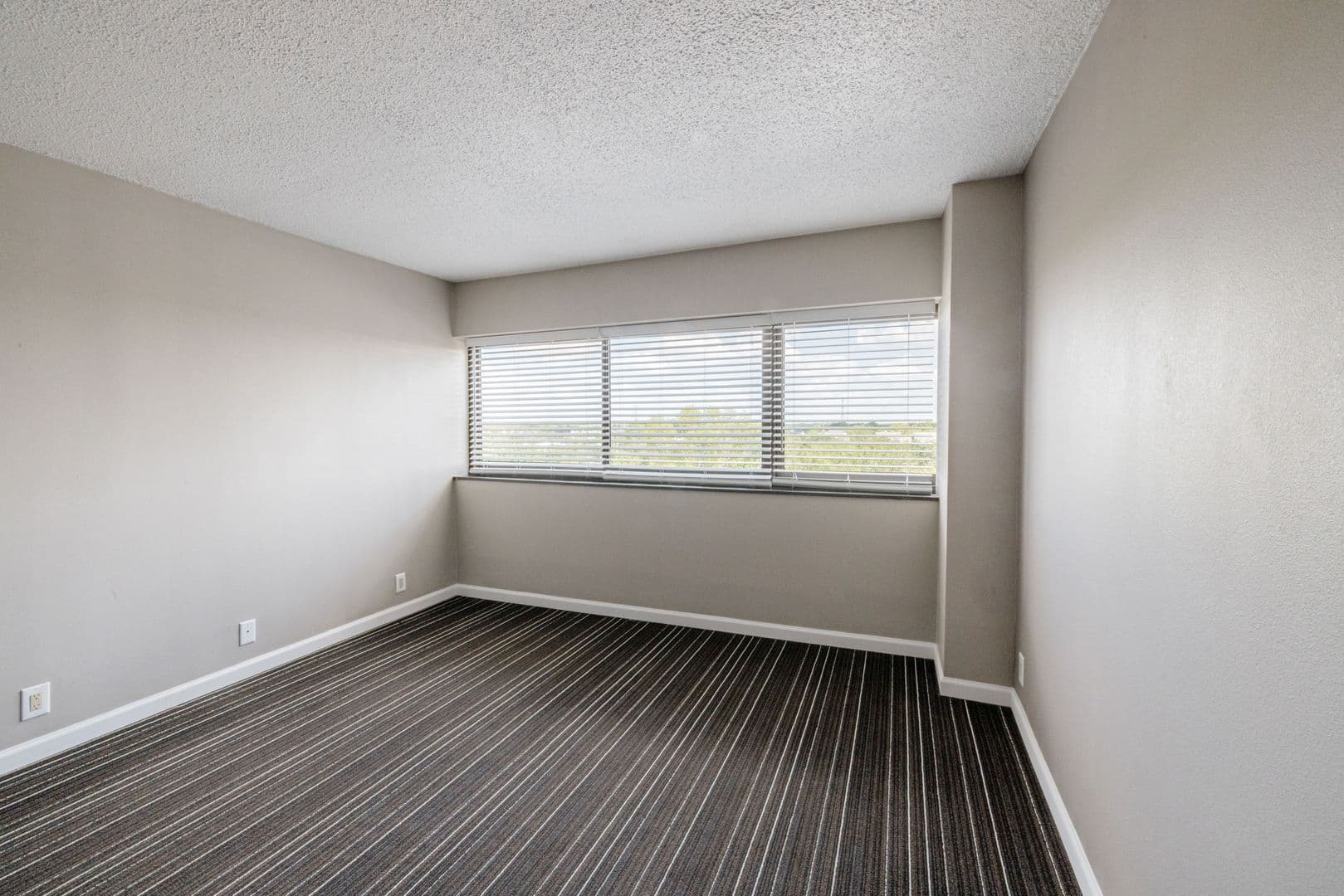 TEAK Apartments 14 of 15