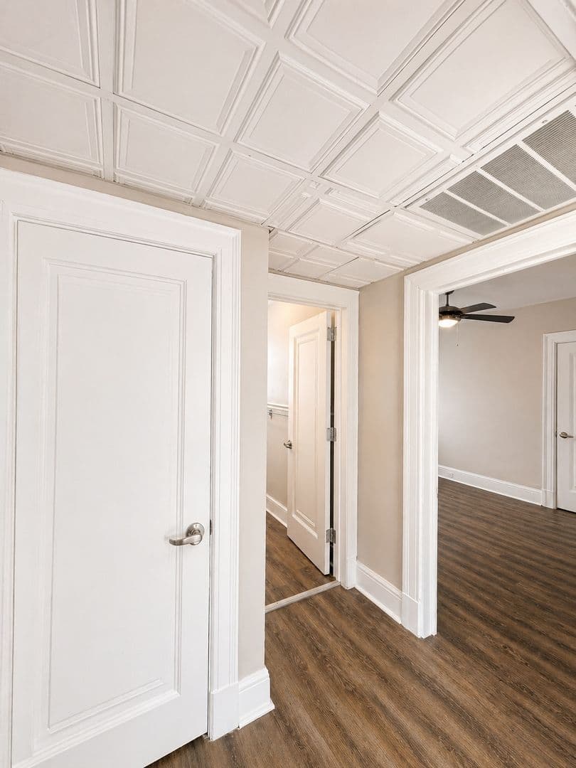The Square at Squirrel Hill Apartments 8 of 11