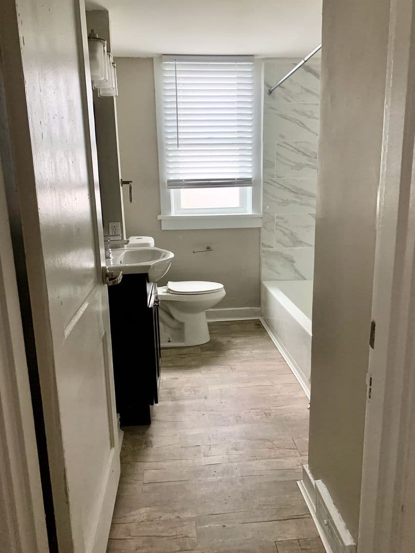 748 - 758 Shady Drive East 9 of 10