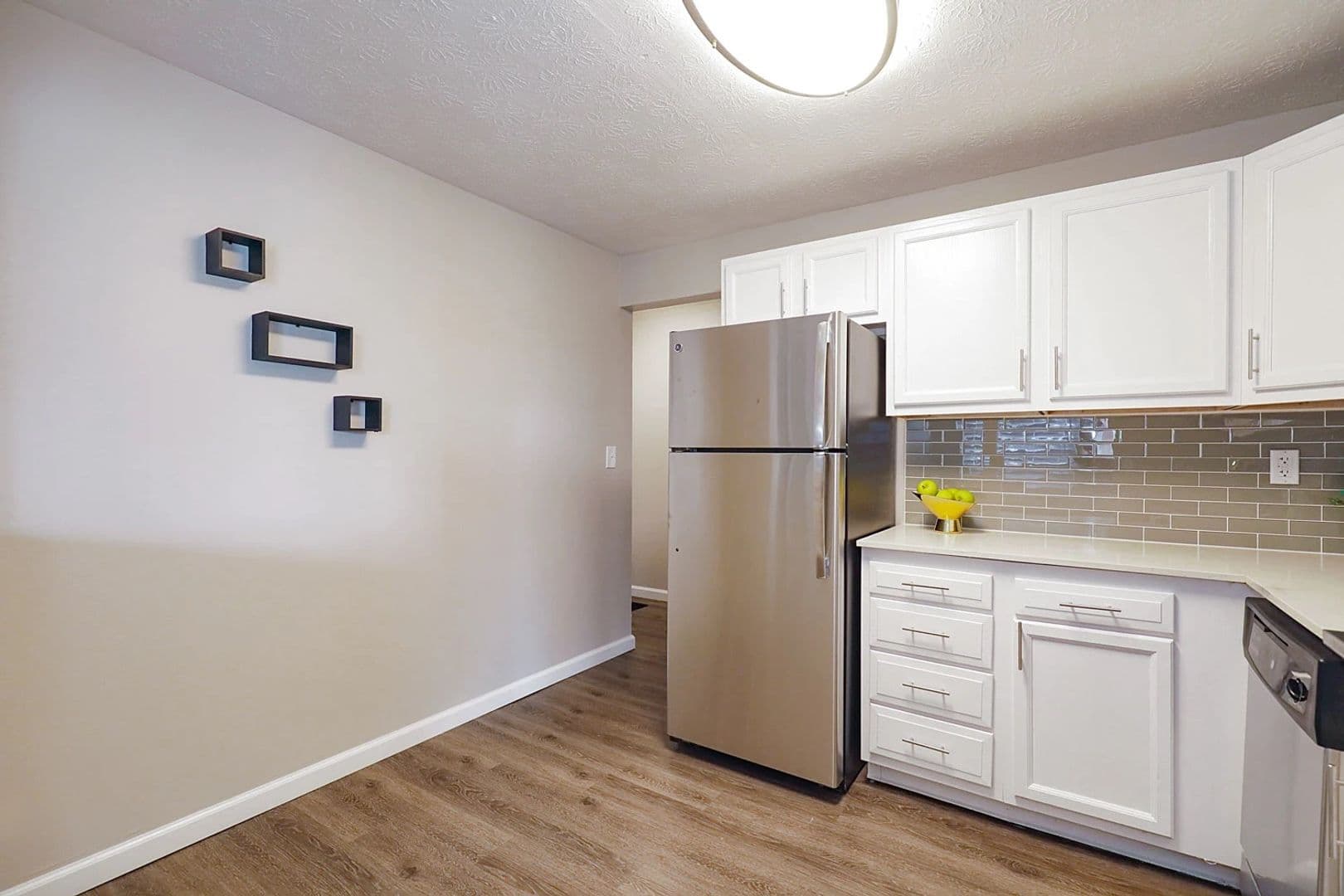 The Evalee Apartments 4 of 14