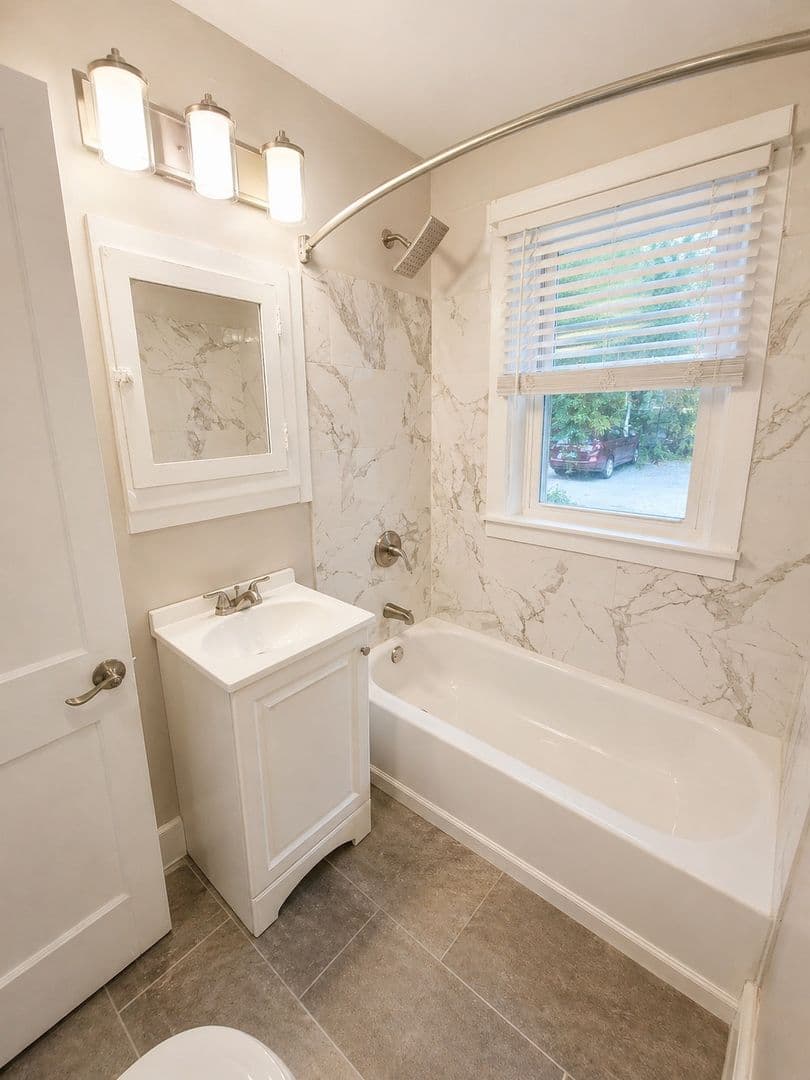 748 - 758 Shady Drive East 8 of 22