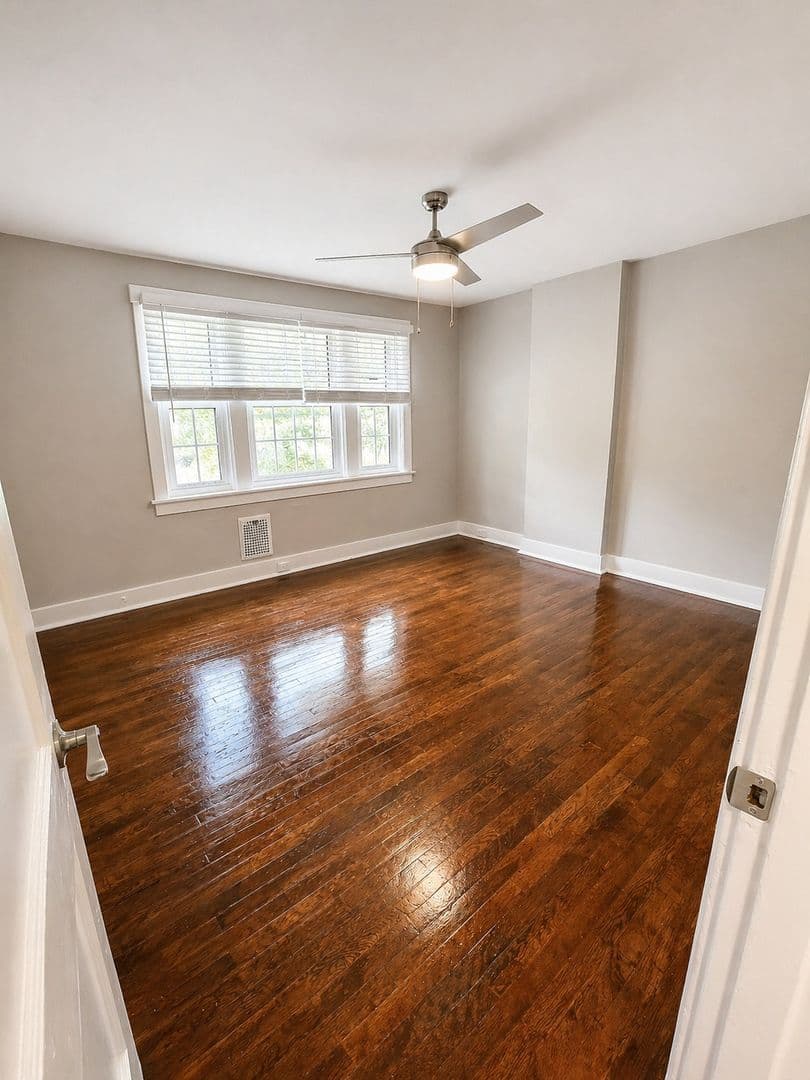 748 - 758 Shady Drive East 6 of 12