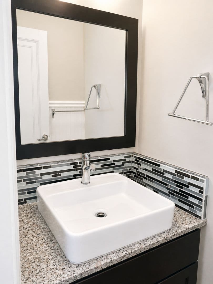 The Square at Squirrel Hill Apartments 4 of 5