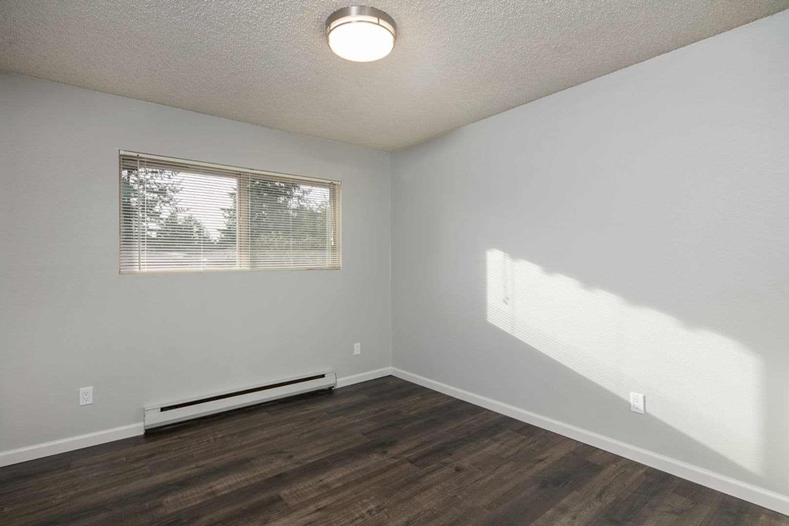 Glen Grove Apartments 7 of 9