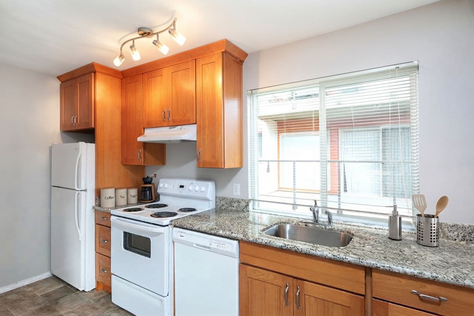 717 Llewellyn Place 1 of 10
