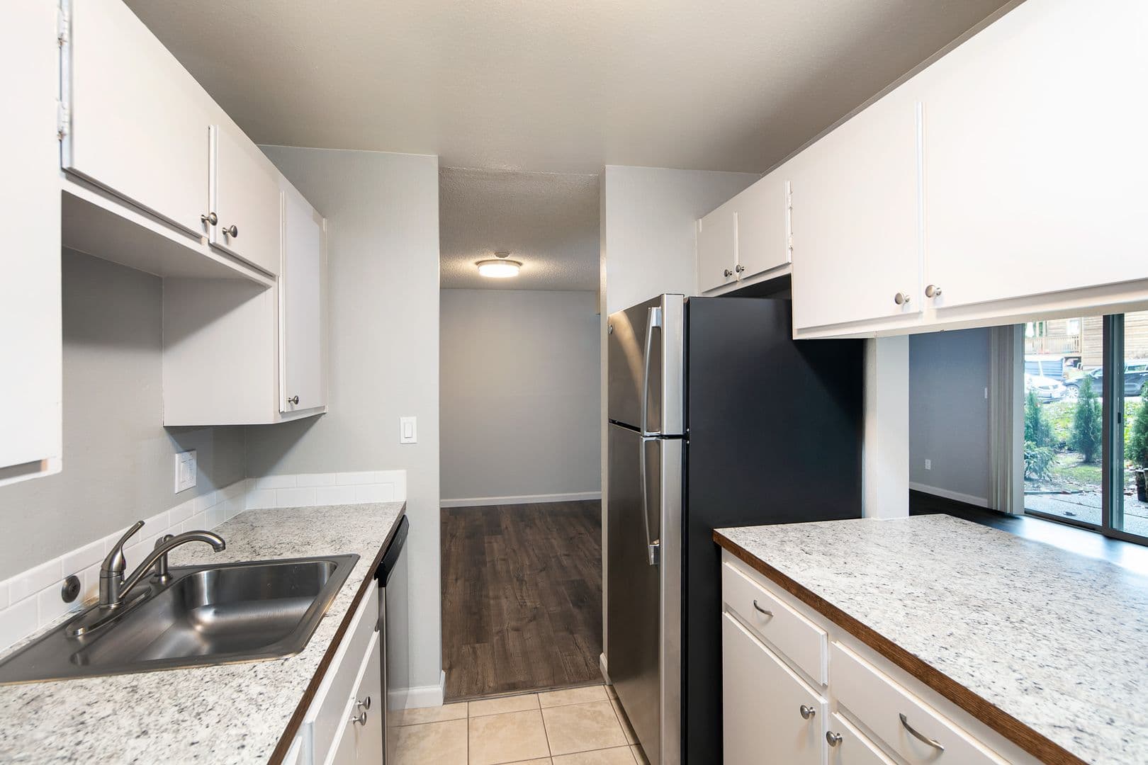 Glen Grove Apartments 5 of 9