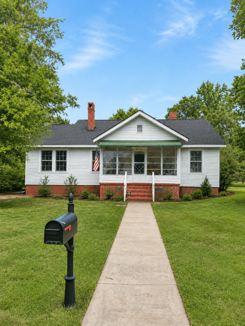 Hardy 2808 3rd Avenue 1 of 1