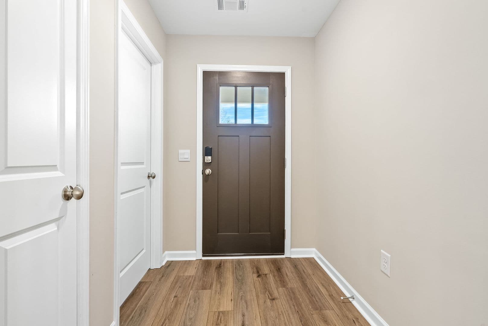 Westridge Crossing - 1189 Douglas St. 3 of 20