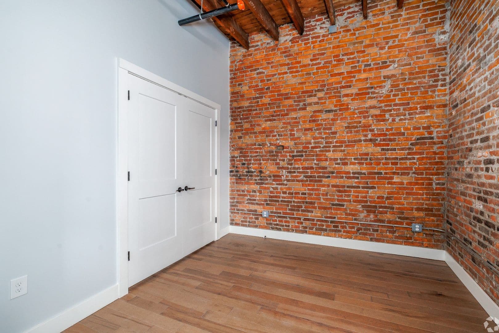 Available One Bedroom Downtown Utica 25 of 30