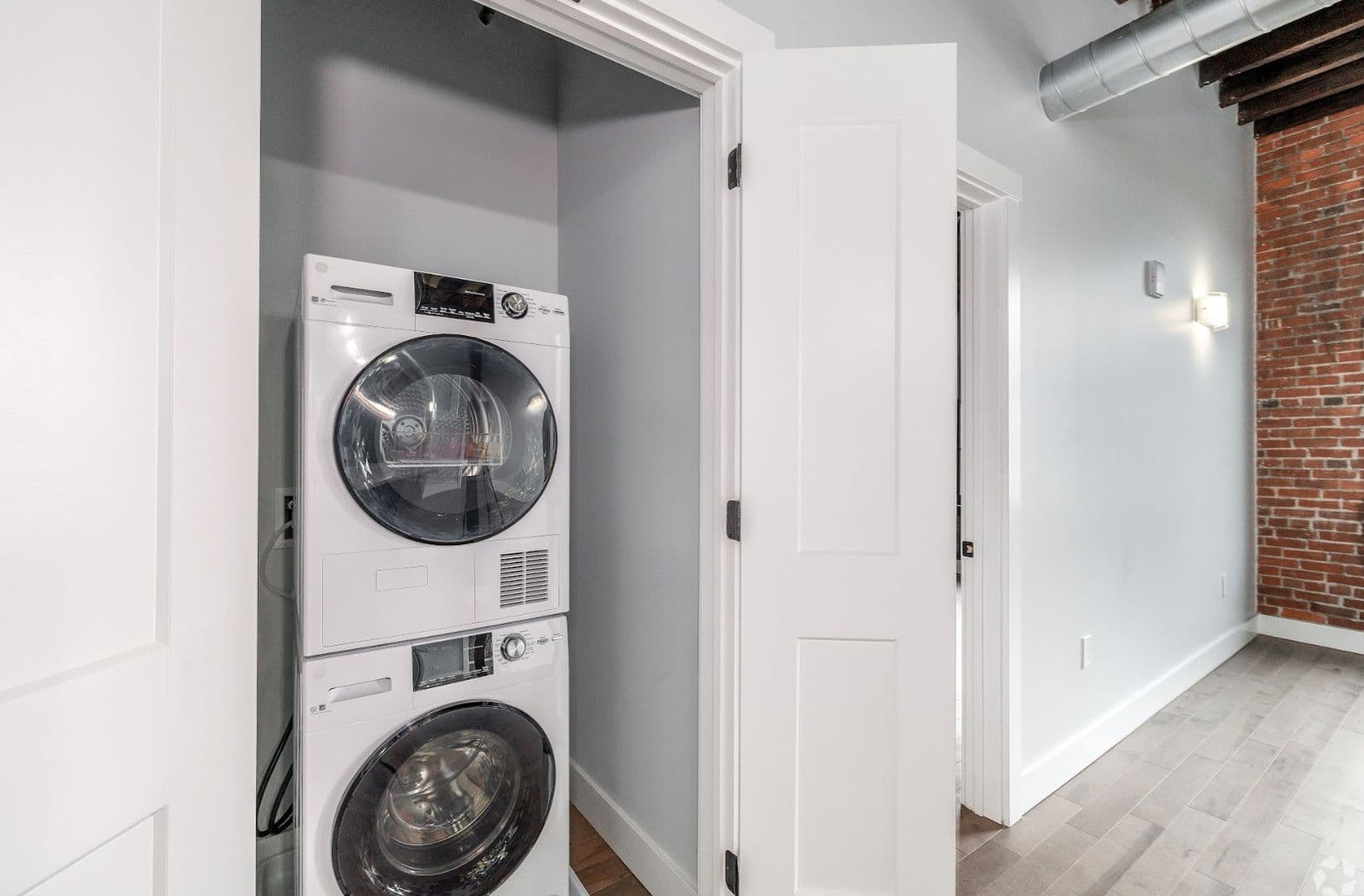 Available One Bedroom Downtown Utica 20 of 30