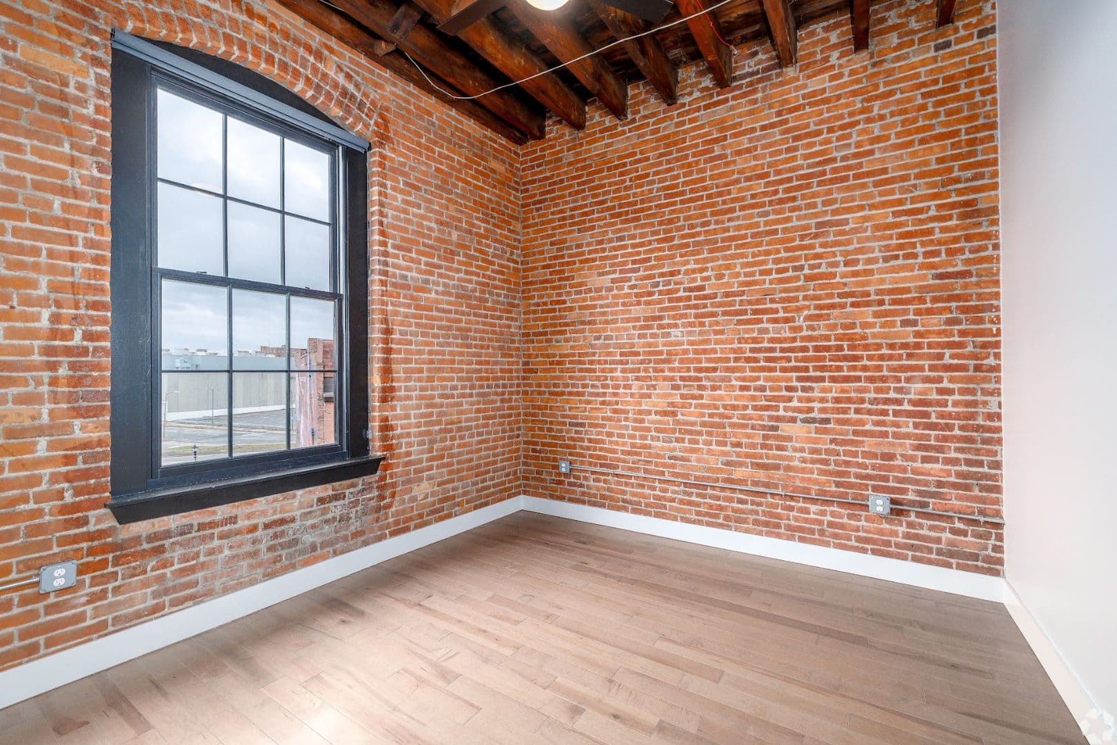Available One Bedroom Downtown Utica 18 of 30