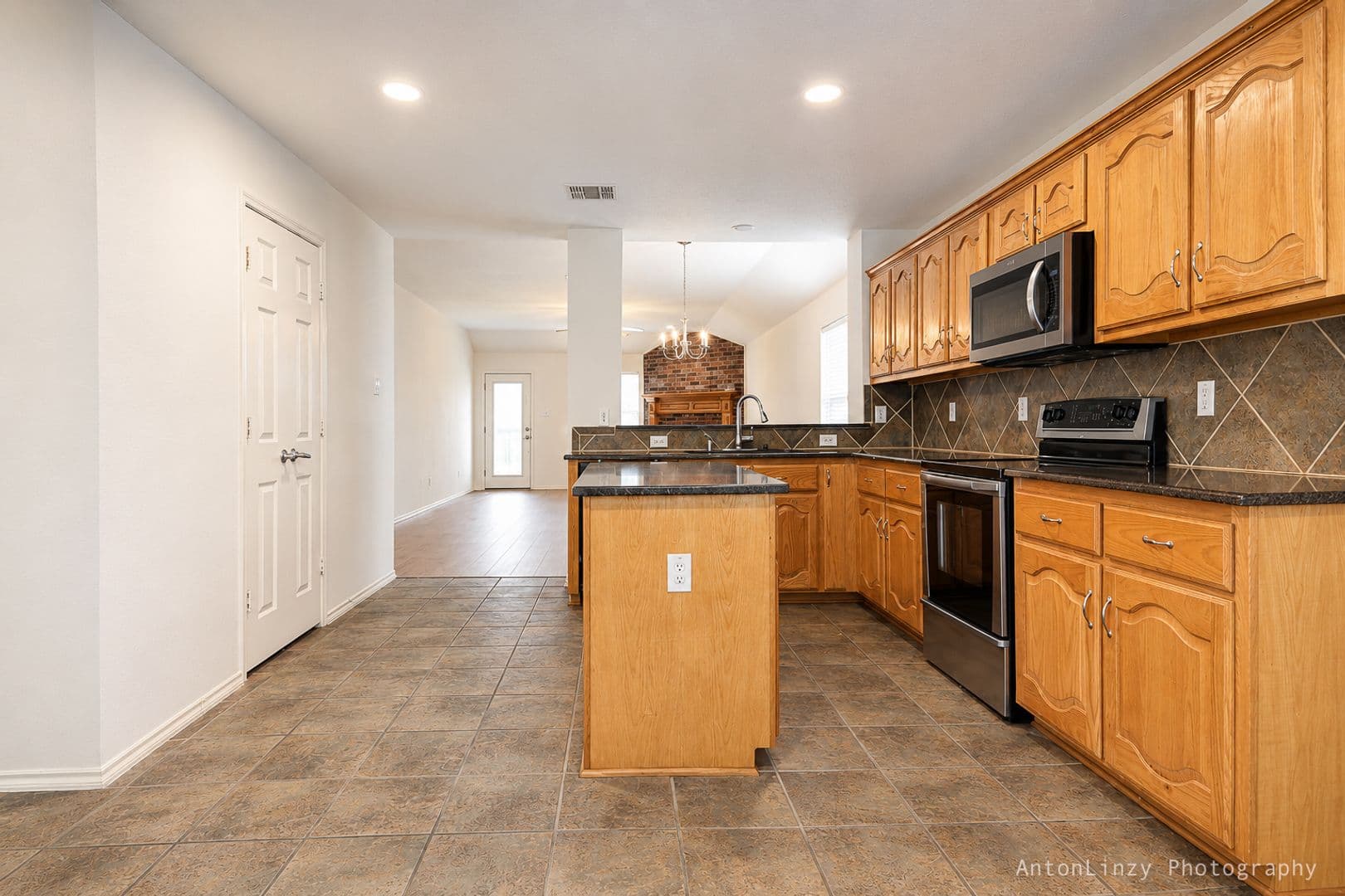 701 Orchid Blvd 9 of 16