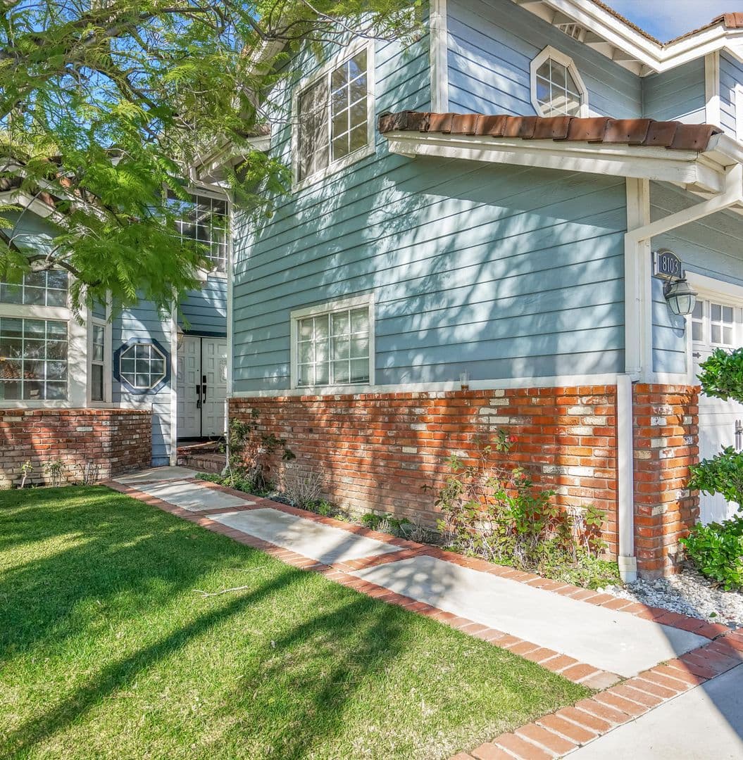 8103 Valley Flores Drive 2 of 21