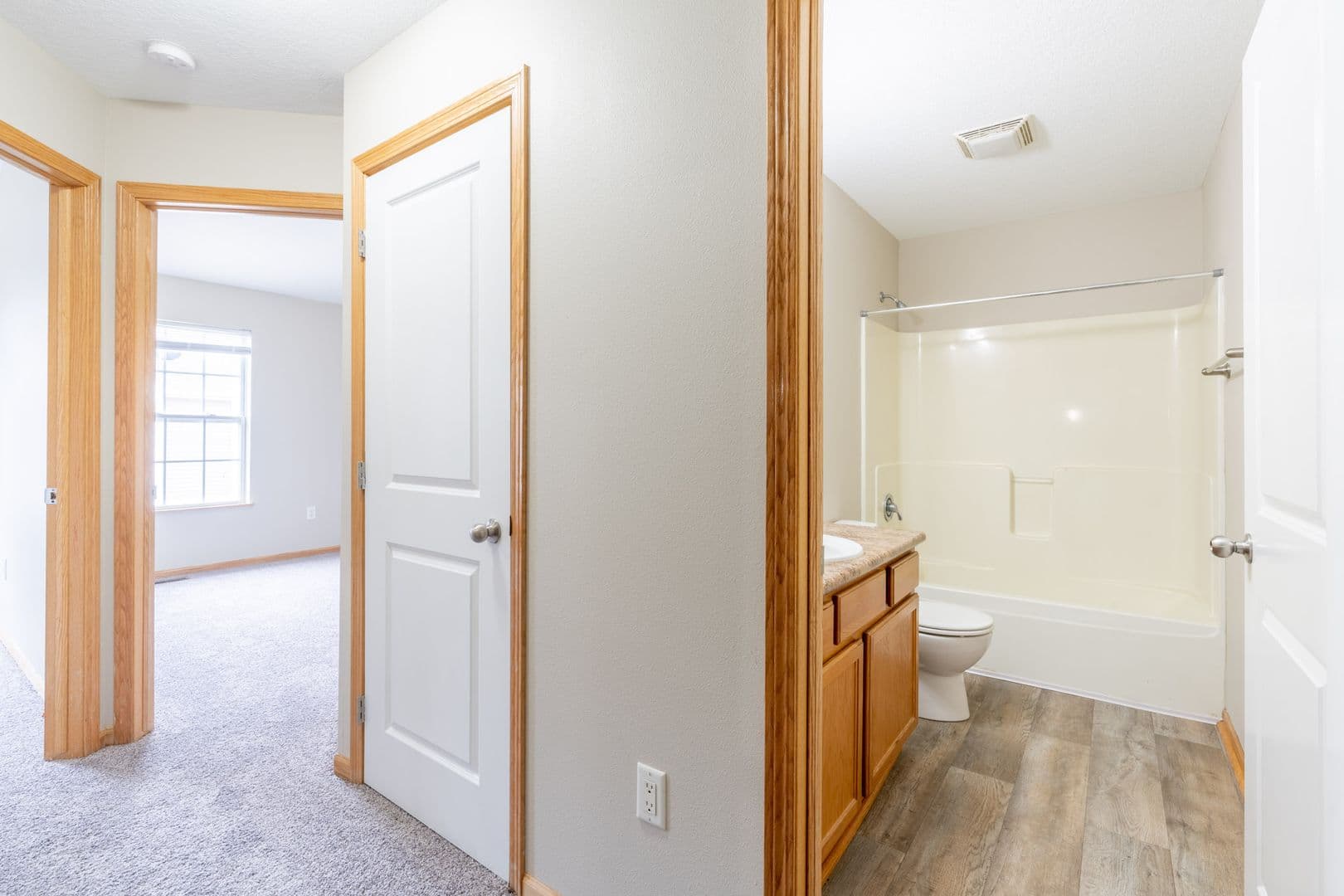 2 Bedroom 2 Bathroom Town House - Interior Unit 10 of 19