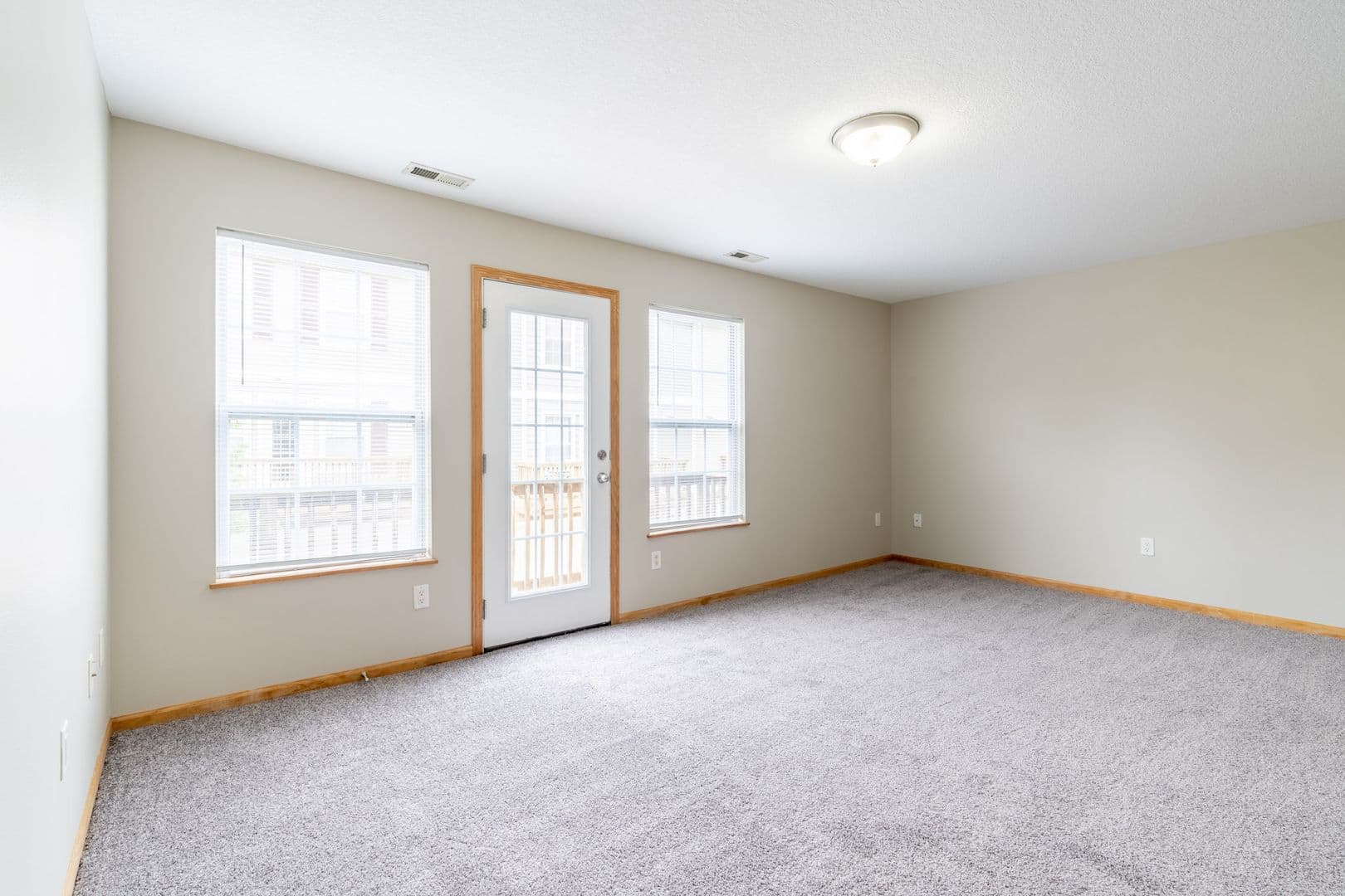 2 Bedroom 2 Bathroom Town House - Interior Unit 7 of 19