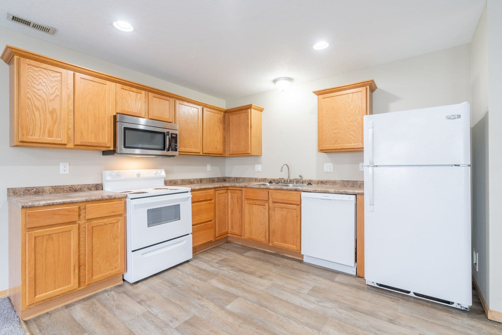 2 Bedroom 2 Bathroom Town House - Interior Unit 3 of 19