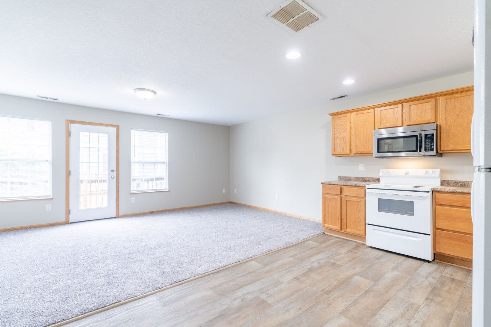 2 Bedroom 2 Bathroom Town House - Interior Unit 5 of 19