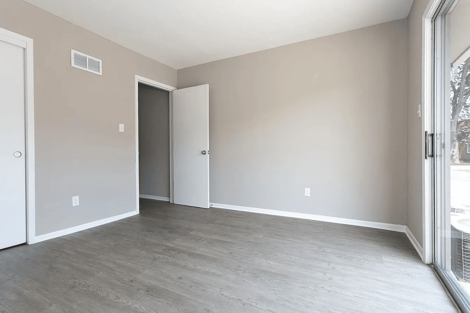 1 Bedroom 1 Bathroom Affordable Price 12 of 14