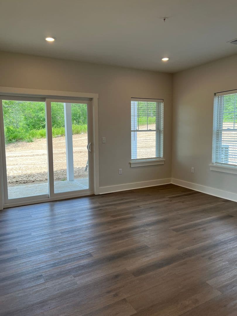 Residence at Wemple Road 4 of 19