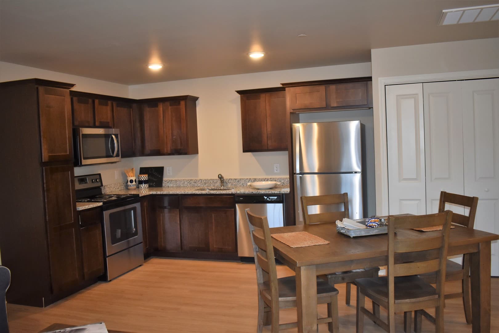 Glen Esk Apartments 10 of 27