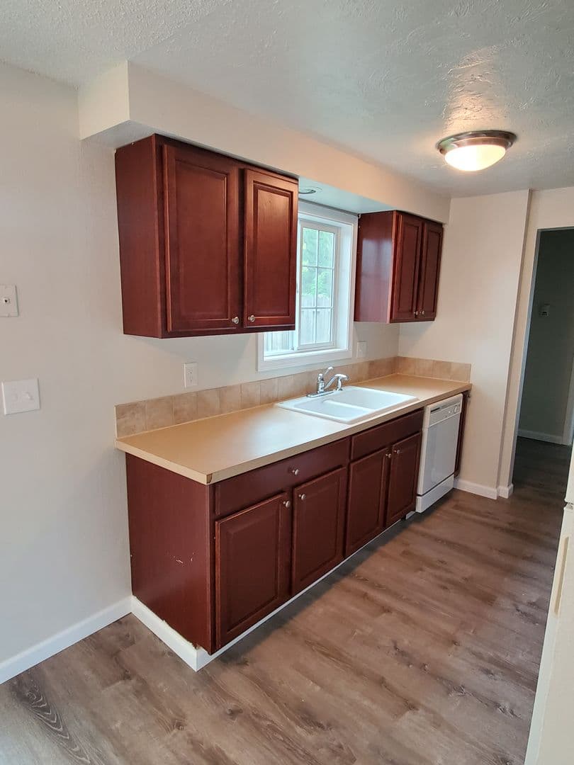 Remodeled 2 Bedroom for only $1795/mo 8 of 11