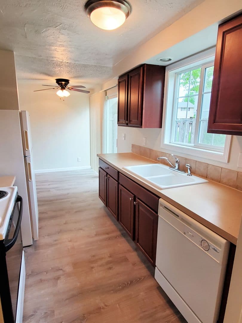 Remodeled 2 Bedroom for only $1795/mo 9 of 11