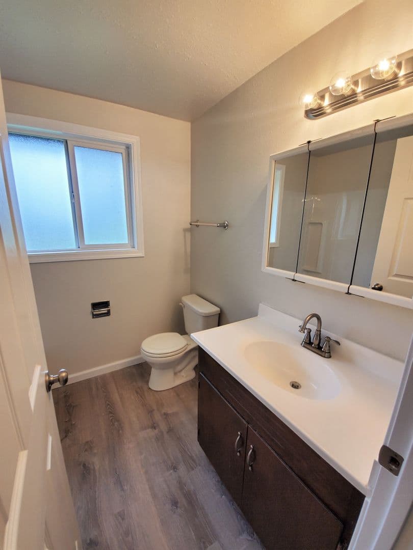 Remodeled 2 Bedroom for only $1795/mo 6 of 11